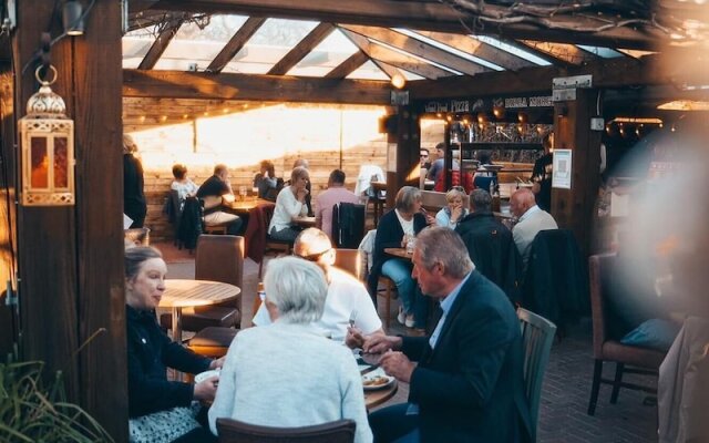 The Mug House Inn & Restaurant