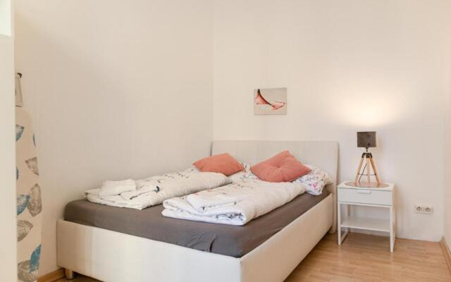 Cheerful 2BR Apartment - suitable for Longstays