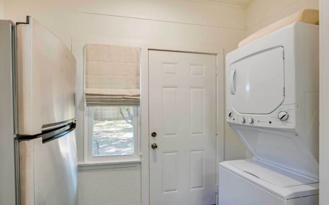 Walkable Tyler House w/ Deck: 1/2 Mi to Downtown!