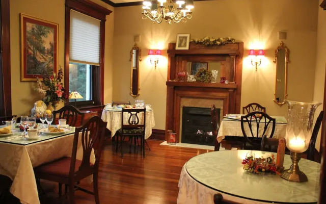 Fleur-de-Lys Mansion