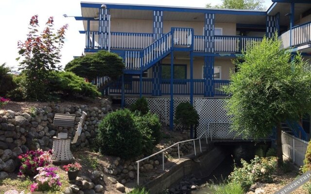 Blue Stream Motel