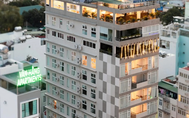 Maple Leaf Hotel & Apartment