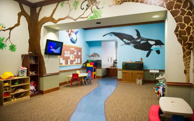 Carriage House Hotel