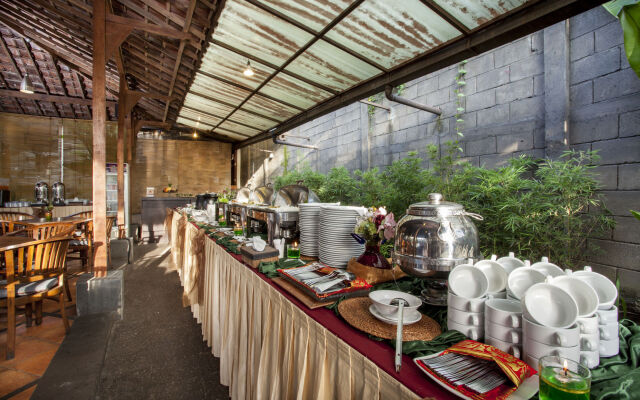 Summer Hills Hotel