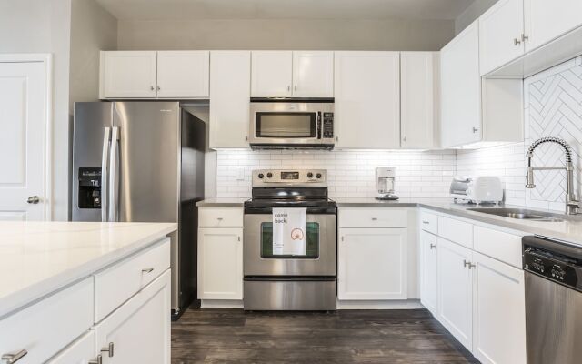 Modern 2BR South Congress by WanderJaunt