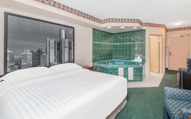 Super 8 by Wyndham Ambassador Bridge Windsor ON