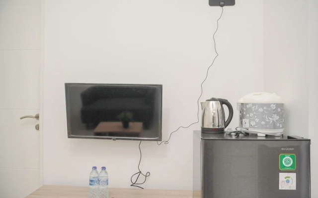 Nice And Tidy 2Br At Bassura City Apartment Near Mall