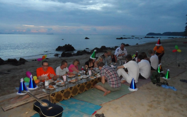 Jungle Hill Beach Bungalow