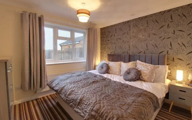 Cedar Drive, Holbeach - 1 to 4 - Self Catering