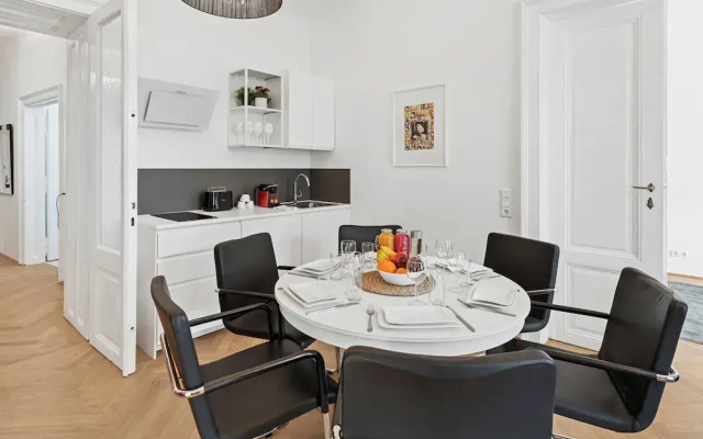 MICE&MEN Serviced Apartment City Center