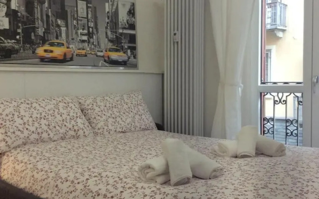 Room in Apartment - Small Charming Suites