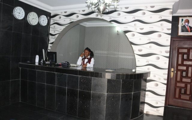 TommsVille Hotels