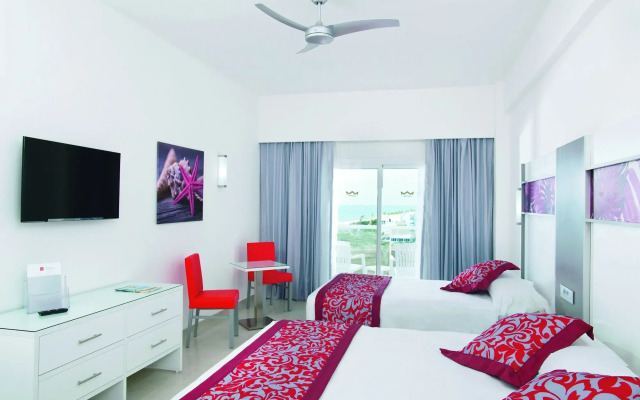 Hotel Riu Playa Blanca - All Inclusive