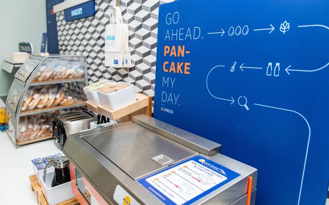 Country Inn & Suites by Radisson, South Haven, MI