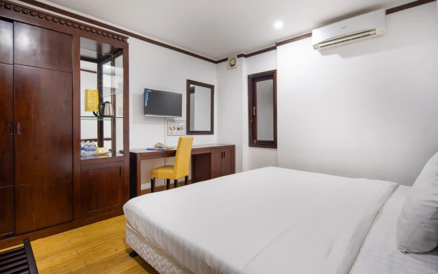 Brody Beach Hotel