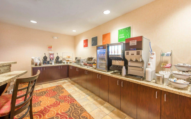 Comfort Suites Altoona North
