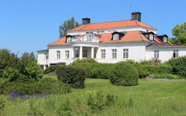 Liljeholmen Herrgard Hostel