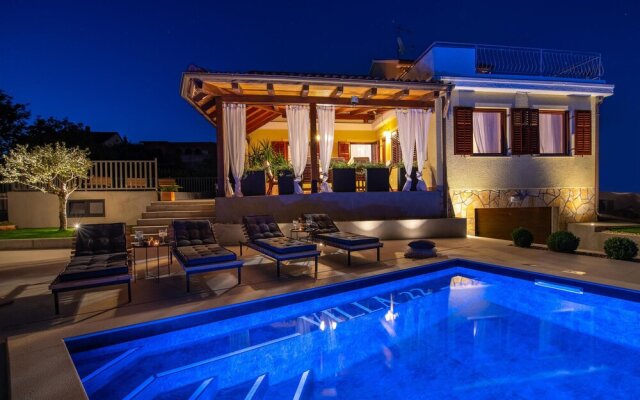 Beautiful Home in Biograd na Moru With Wifi, Outdoor Swimming Pool and Heated Swimming Pool