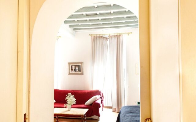 RSH Navona Elegant Apartment 2