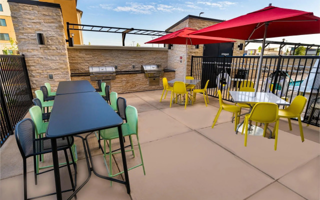 Home2 Suites by Hilton Bakersfield