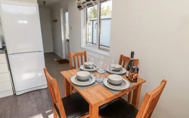 Pinecone Lodge - No 9