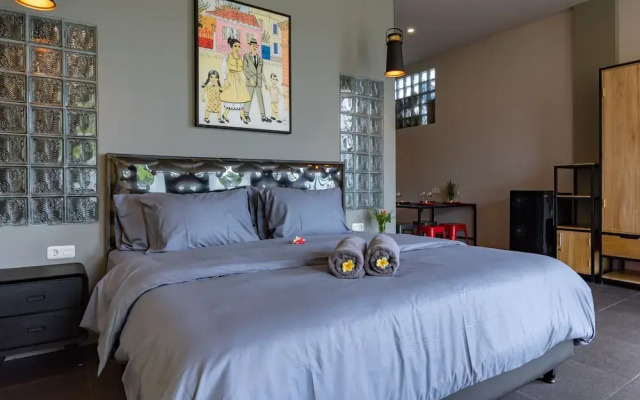 Hillside Lovina Studio