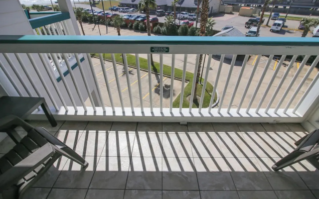 Saltwater Paradise by Ryson Vacation Rentals