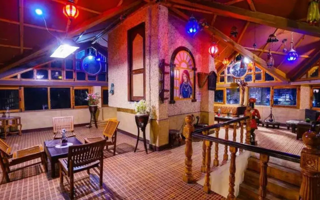 Whispering Valley Resort & Roof Top Cafe