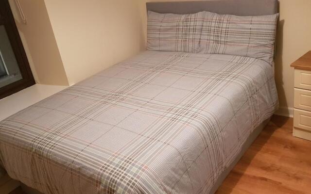 3 Bedroom newly furnished cork city