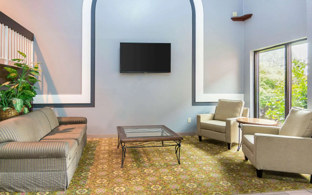 Quality Inn & Suites