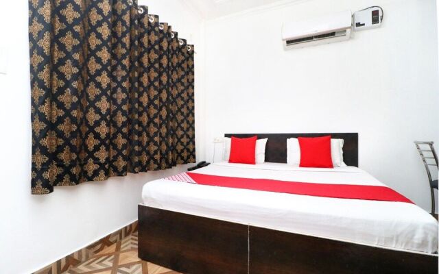 Oyo 35878 Hotel G Glossy