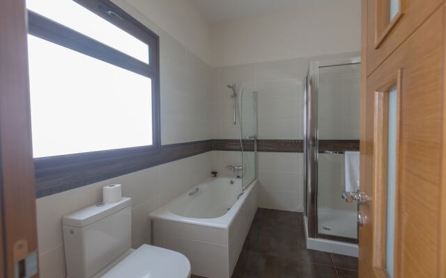 Protaras Holiday Villa Pa7 Private 7 Bedroom Villa