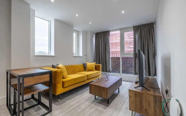 Stunning 2-bed Apartment in Camberley