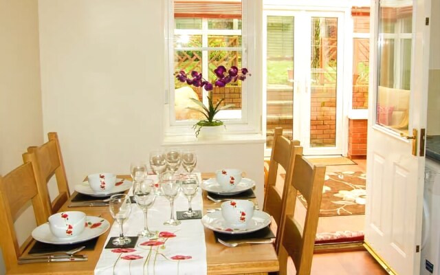 10 Friars Field