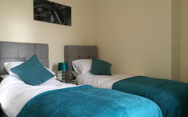 The Roaches Suite - Premier Serviced Accommodation
