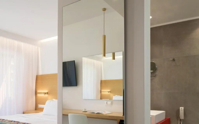 High Beach Hotel