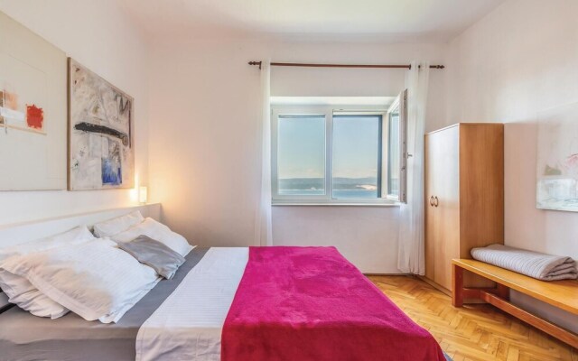 Amazing Home in Mimice With Wifi and 4 Bedrooms