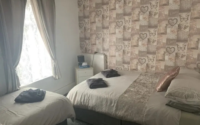 The Butterfly Hotel - Group Weekends