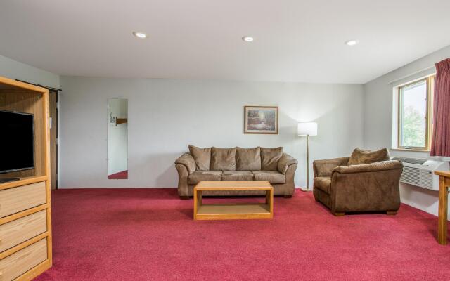Asteria Inn & Suites
