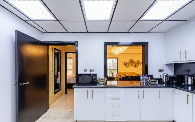 Marco Polo - Deluxe Waterfront Roomy Apt, Perfect for Groups