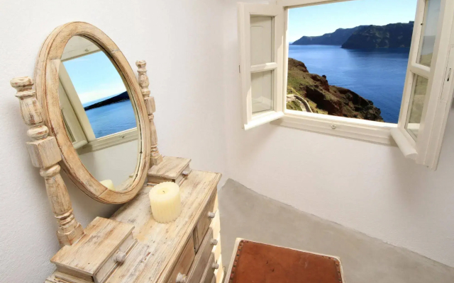 Oia Mare Villas