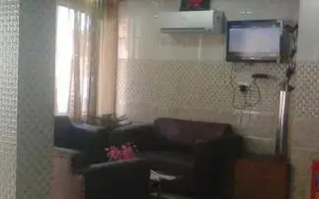 Oyo 701133 Hotel Jk Breeze