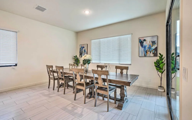 Modern Glendale Getaway ~ 3 Mi To Stadium!
