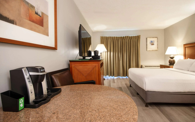 Coast Parksville Hotel