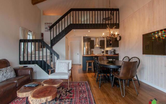 Unique Tremblant view -fancy fully equipped apartment