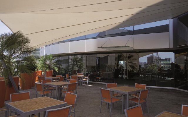 Plaza Suites