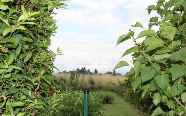 Studio in Bevaix, With Pool Access, Enclosed Garden and Wifi