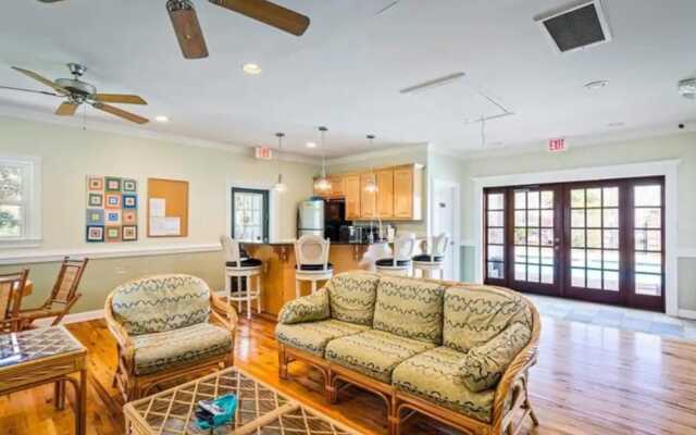 1BR Mobile Condo with Community Pool