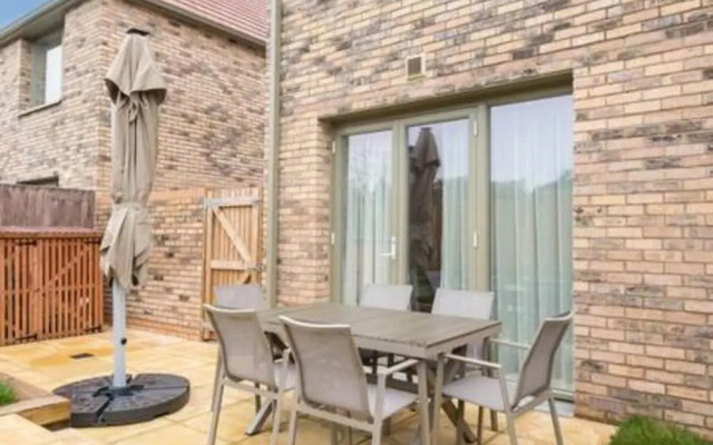 Tranquil 4-bed Oasis Modern Chic