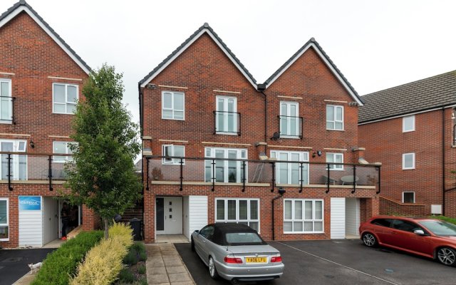 Stunning 5-bed House in Ashford